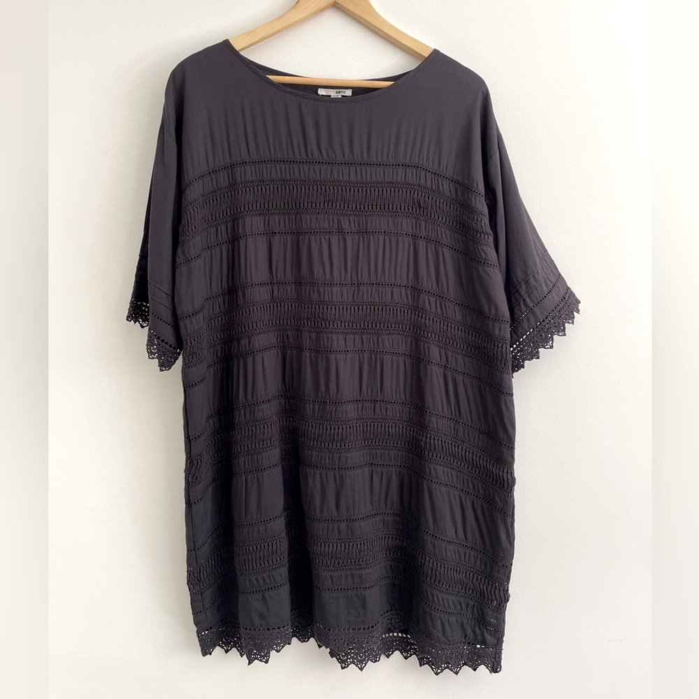 EUC / Tunic/Shift with crochet detail / size L
